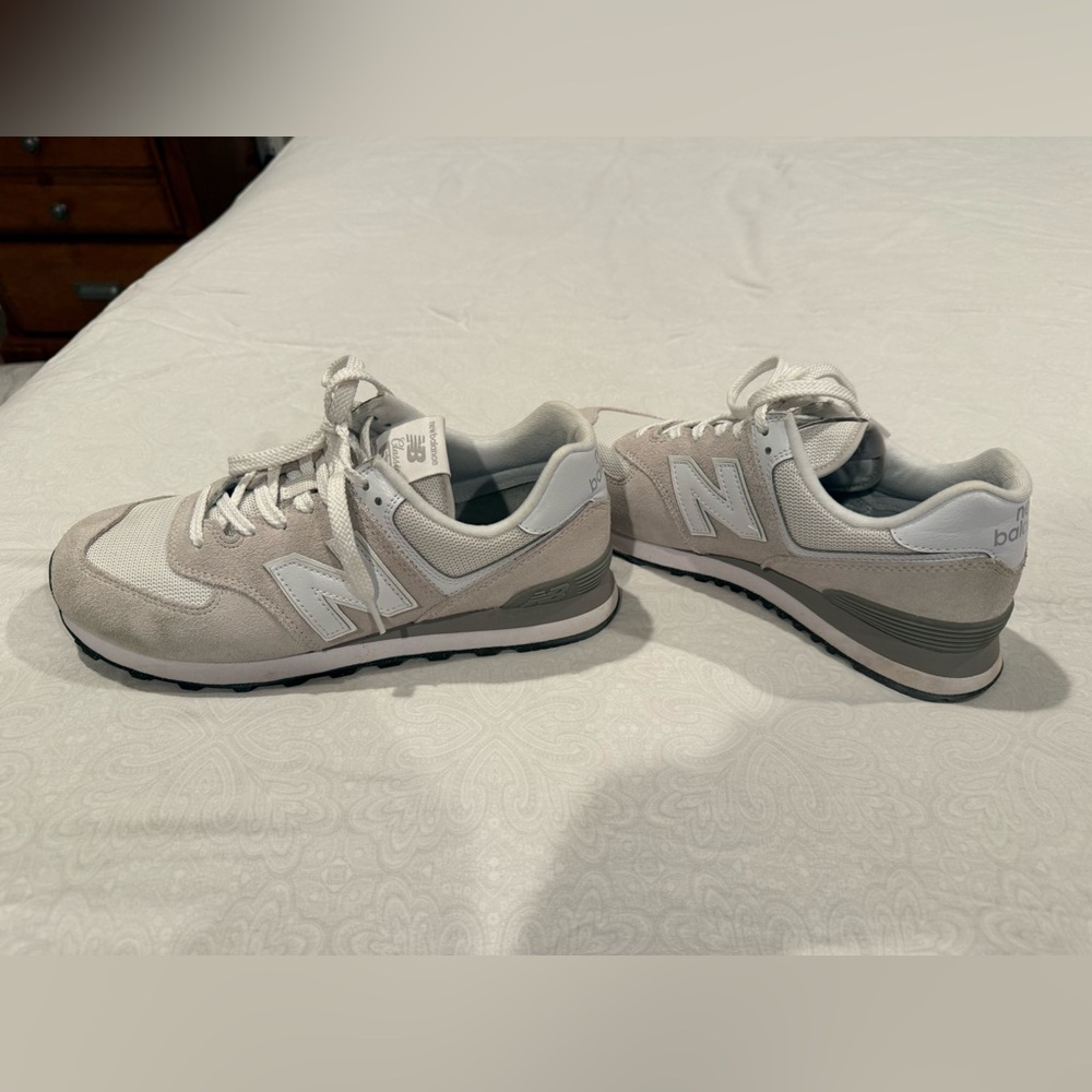 New Balance Classic 574 in Gray and White